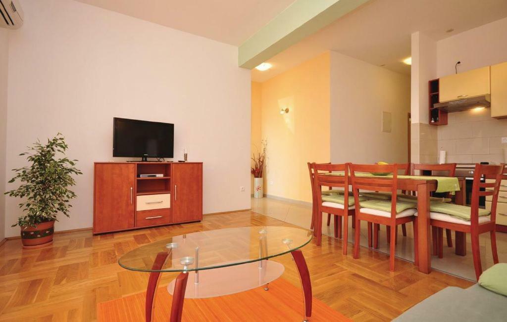 Apartment Orange Макарска Екстериор снимка